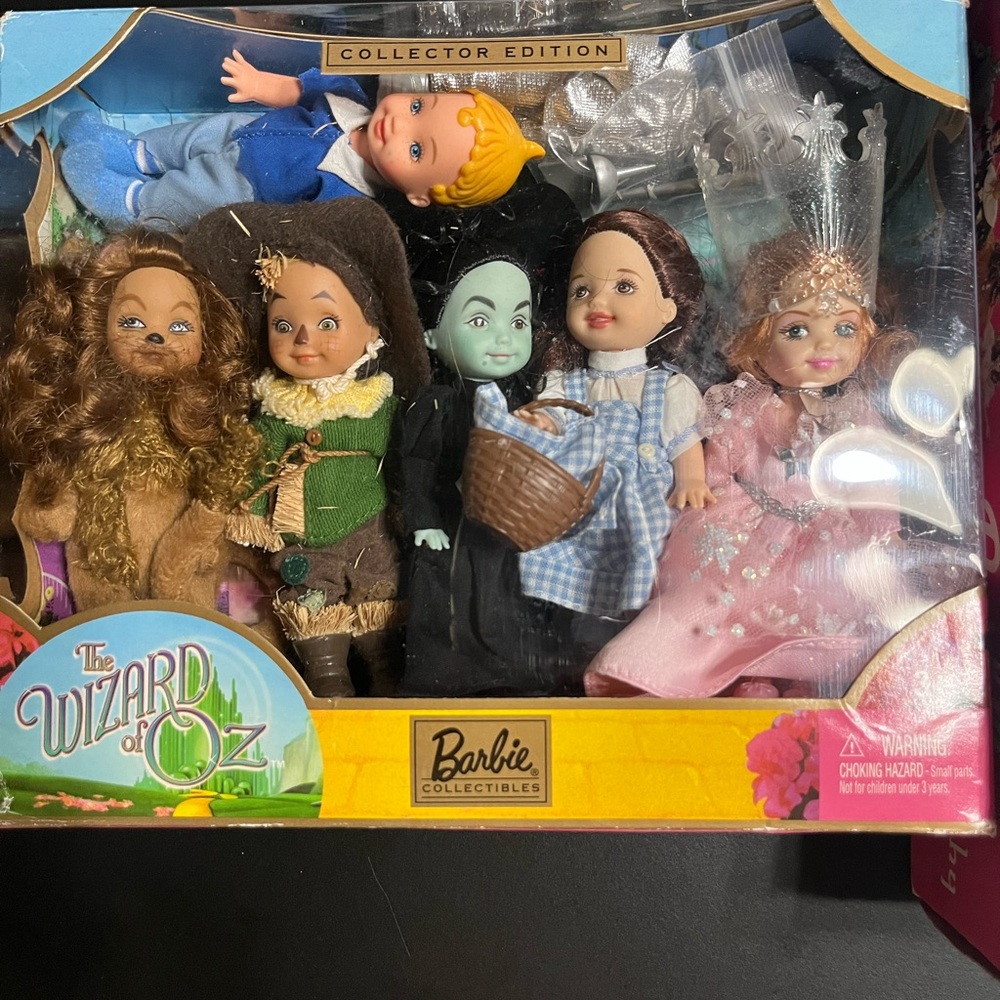 Wizard of OZ Dorothy and Munchkins and miniature characters. - Picture 6 of 16